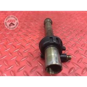 Axe de roue avant avec renvoi de gaine compteur 