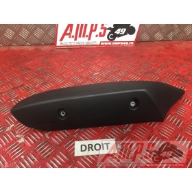 Cache plastique sur silencieux droit Yamaha R1 2009 à 2011