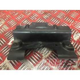 Cache plastique sur cache culbuteurER6N05CD-134-DCB7-E3738600used