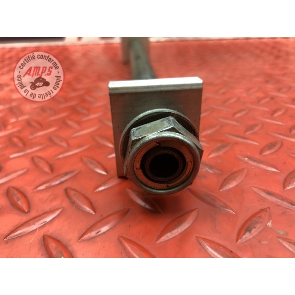 Axe de roue arriere Triumph 955 SPRINT RS 2000 à 2003