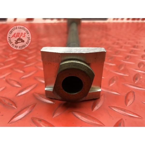 Axe de roue arriere Triumph 955 SPRINT RS 2000 à 2003