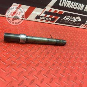 Axe de roue avant
