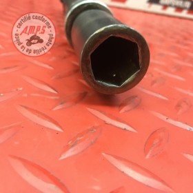 Axe de roue avant