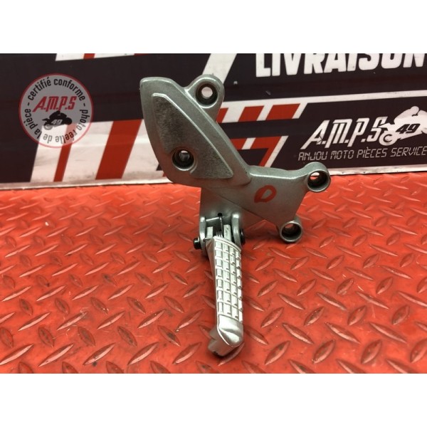Platine repose pied droite Triumph 955 SPRINT RS 2000 à 2003