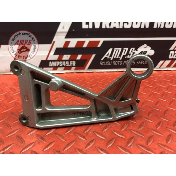 Platine repose pied passager droite Triumph 955 SPRINT RS 2000 à 2003