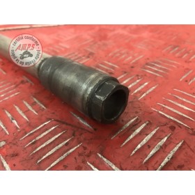 Axe de roue avantGSXR75000BN-890-JXB6-C3756659used