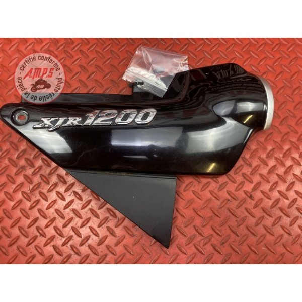 Cache plastique sous selle droit Yamaha XJR 1200 1996 à 1998