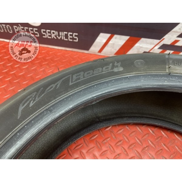 Pneu Michelin Pilot Road 4 180-55ZR17