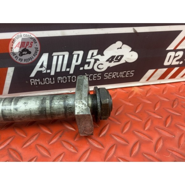 Axe de roue arriere Suzuki 600 GSX-R 2001 à 2003