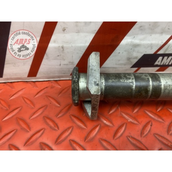Axe de roue arriere Suzuki 600 GSX-R 2001 à 2003