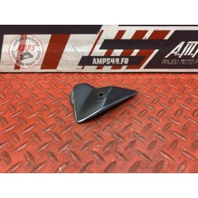 Cache plastique avant droit 