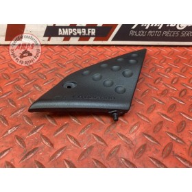 Cache sous reservoir droit 