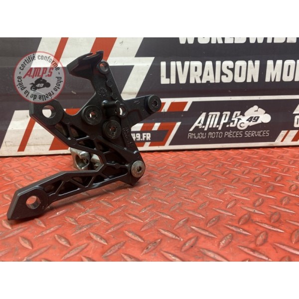 Platine repose pied droite Kawasaki Z750 2007 à 2012
