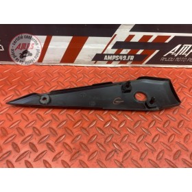 Cache plastique sous selle gauche 