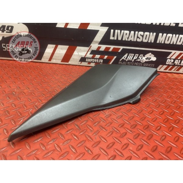 Cache plastique sous selle gauche Kawasaki Z750 2004 à 2006