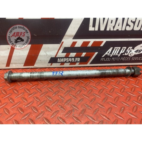 Axe de roue arriere Kawasaki Z750 2004 à 2006