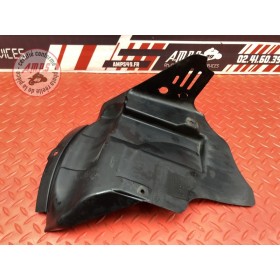 Cache plastique descente de passage de roue 