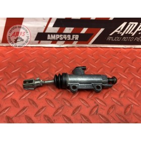 Maitre cylindre de frein arriere 
