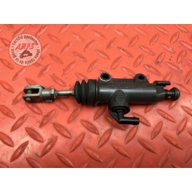 Maitre cylindre de frein arriere 