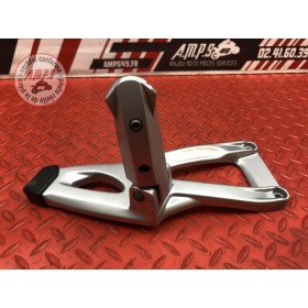 Platine repose pied passager droite 