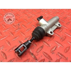 Maitre cylindre de frein arriere 