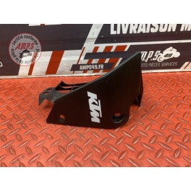 Ecope de radiateur gauche 