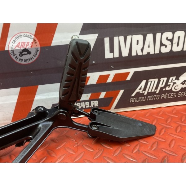 Platine repose pied droite Ktm 125 Duke 2017 à 2022