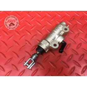 Maitre cylindre de frein arriere 