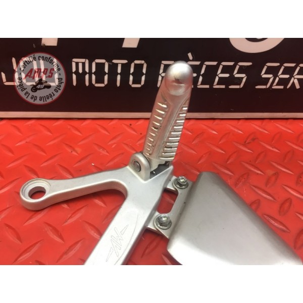 Platine repose pied droite MV-Agusta Brutale 920 2011 à 2012