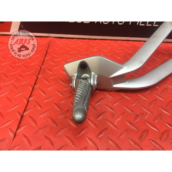 Platine repose pied passager droite MV-Agusta Brutale 920 2011 à 2012