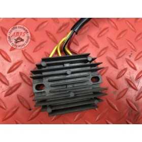 Regulateur de tension 