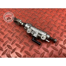 Maitre cylindre de frein arriere 