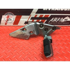 Platine repose pied droite 