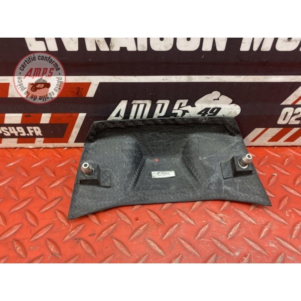 Cache carbone sur reservoir 