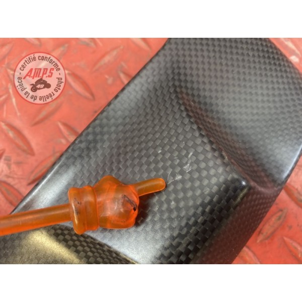 Cache carbone sur reservoir 