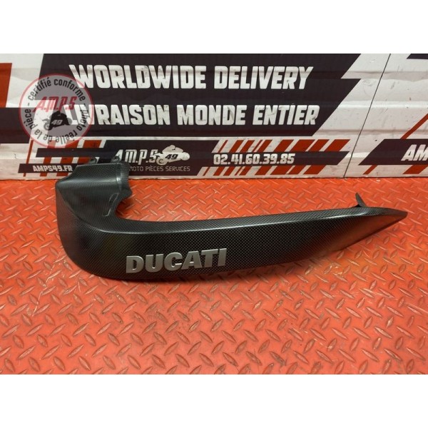 Cache plastique avant droit carbone