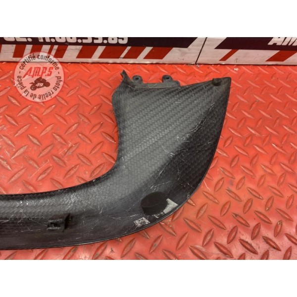 Cache plastique avant droit carbone 