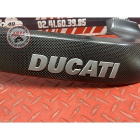 Cache plastique avant gauche carbone 