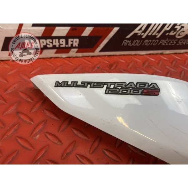 Cache sous selle droit 