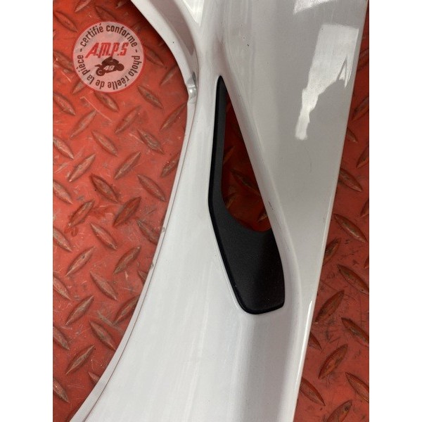 Cache sous selle gauche 