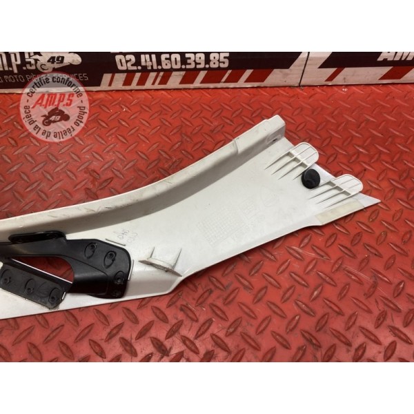 Cache sous selle gauche 