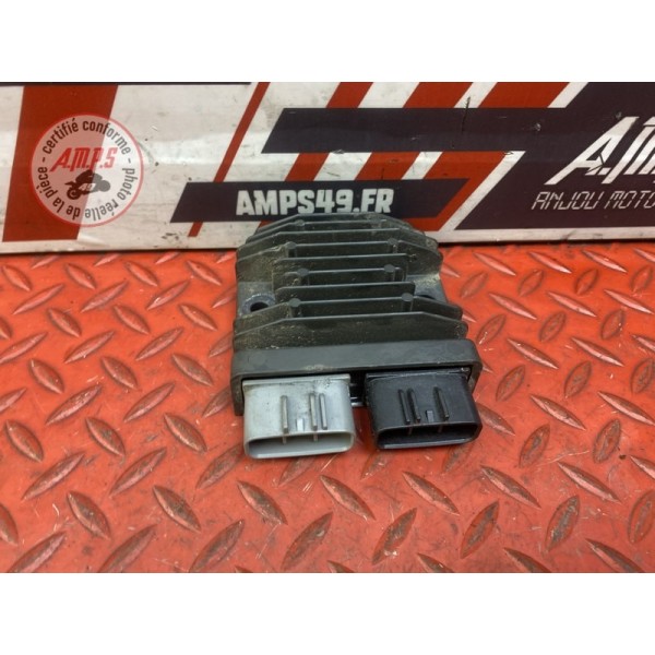 Regulateur de tension 