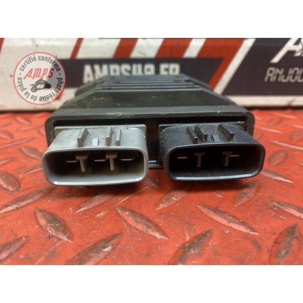 Regulateur de tension 