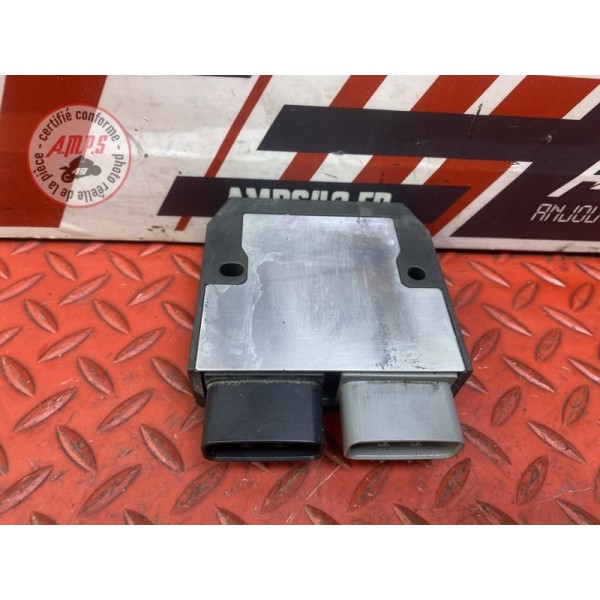 Regulateur de tension 