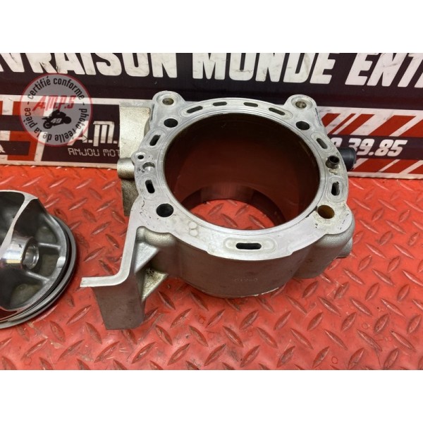 Cylindre piston avant 