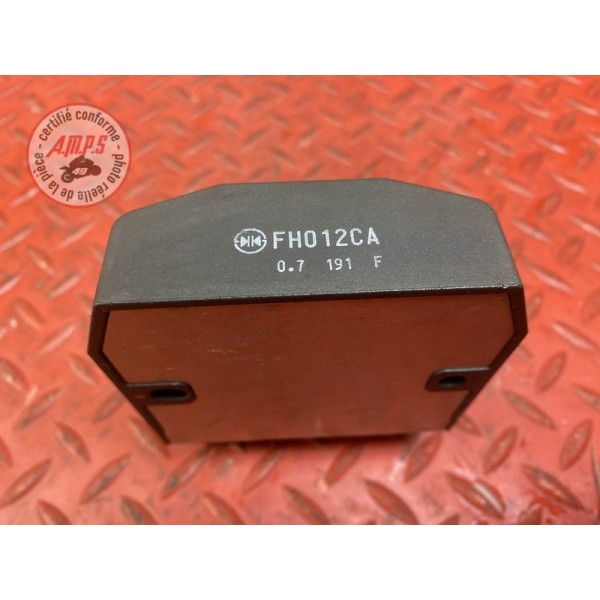 Regulateur de tension 
