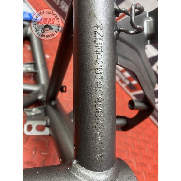 Cadre avec carte grise 