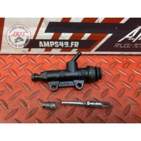 Maitre cylindre de frein arriere 