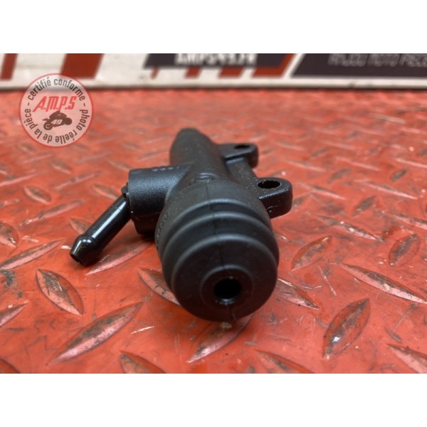 Maitre cylindre de frein arriere 