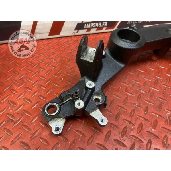 Platine repose pied droite 